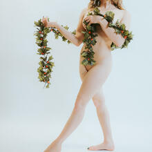  Nude