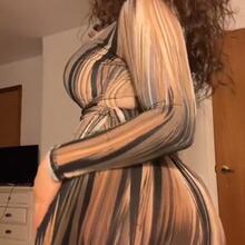  Nude