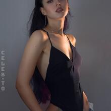  Nude