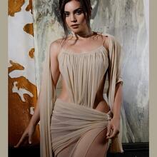  Nude
