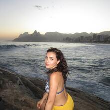  Nude