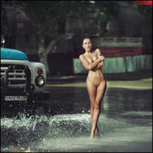  Nude