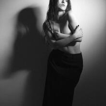  Nude