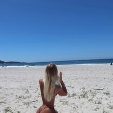  Nude
