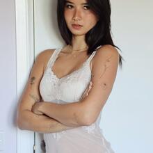  Nude