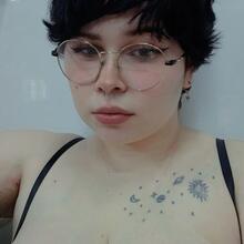  Nude