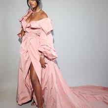  Nude