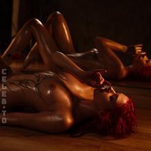  Nude