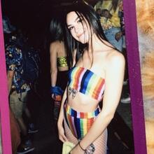  Nude