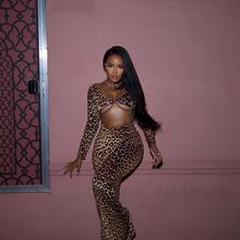 Nude