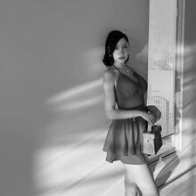  Nude