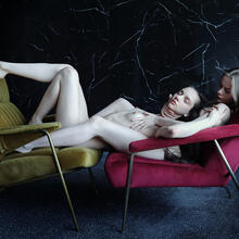  Nude