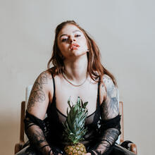  Nude