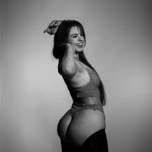  Nude