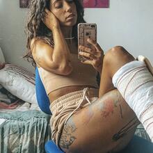  Nude
