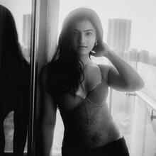  Nude