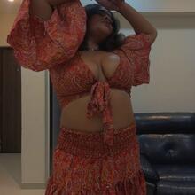  Nude
