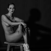  Nude