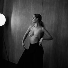  Nude