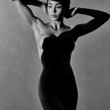 Nude