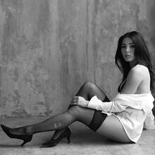  Nude