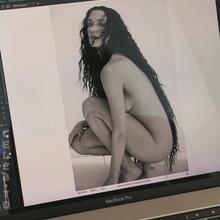  Nude