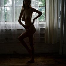 Nude