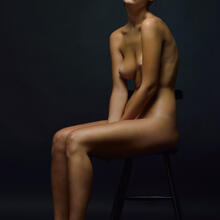  Nude