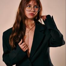  Nude