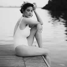  Nude