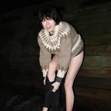  Nude
