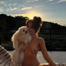  Nude