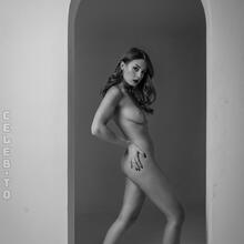  Nude
