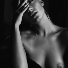  Nude