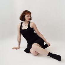  Nude