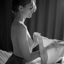  Nude