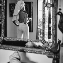  Nude