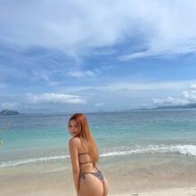  Nude