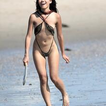  Nude