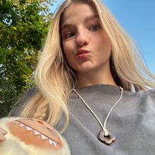  Nude