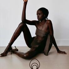  Nude