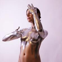  Nude