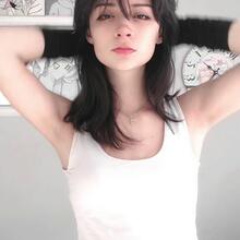  Nude