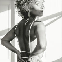  Nude