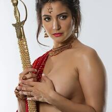  Nude