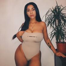  Nude
