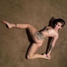  Nude