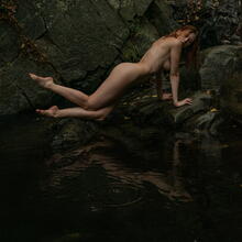  Nude