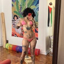  Nude