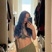  Nude
